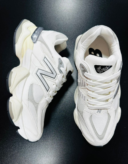 Tênis New Balance 9060 - Branco com Cinza