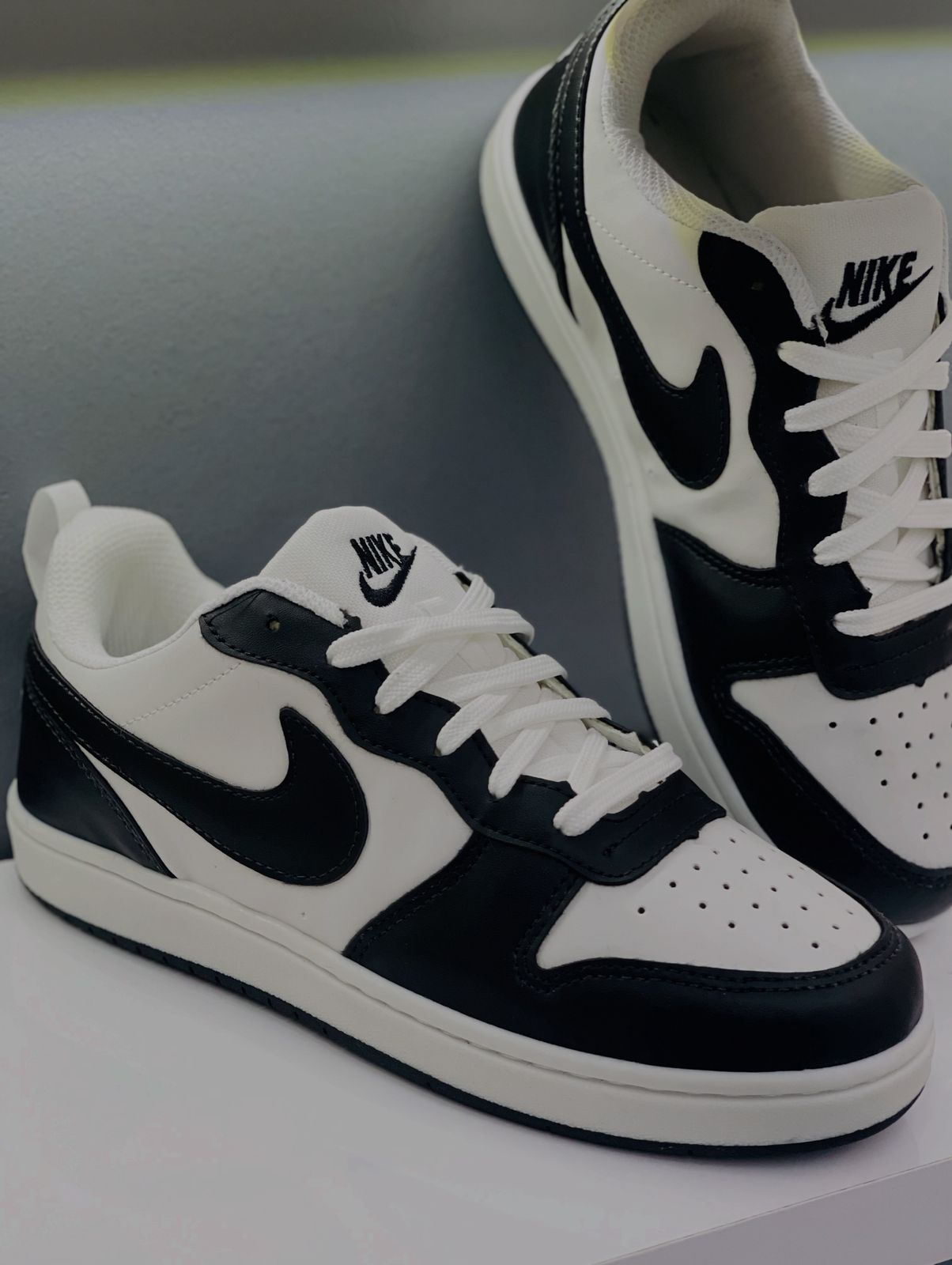 Tênis Nike Court Borough  - Preto e Branco