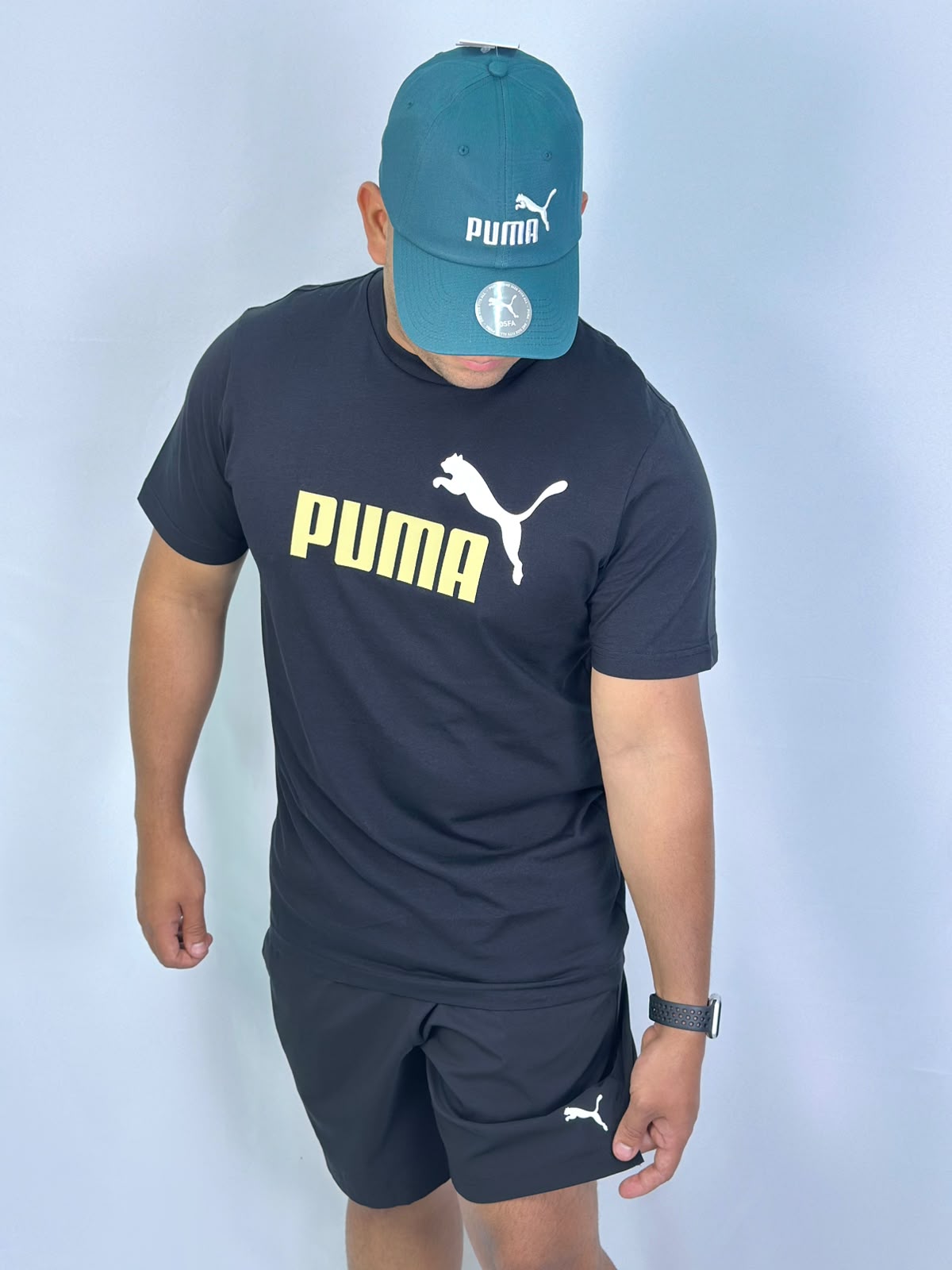 Camiseta PUMA Logo Dourado - Preta